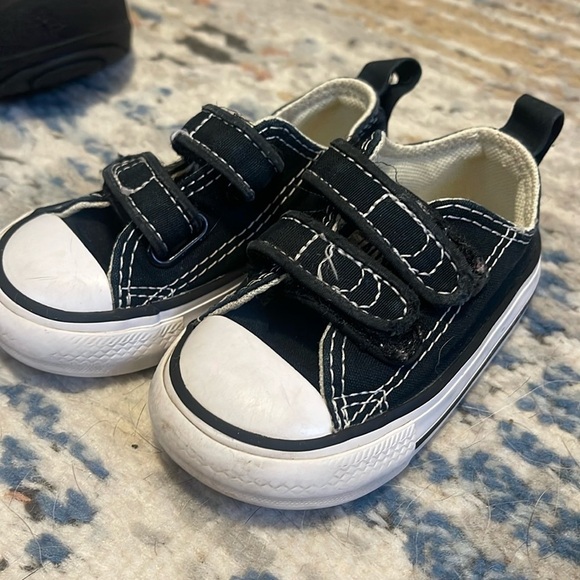 Toddle black and white converse - Picture 1 of 3